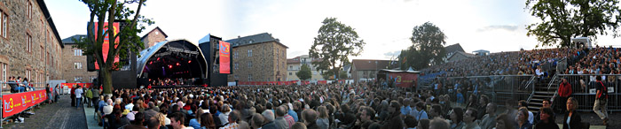 Annett Louisan beim Hessentag in Butzbach; Bild größerklickbar